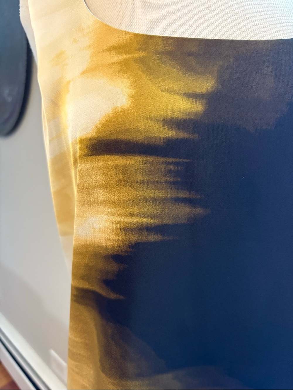 Donna Karan Black and Gold Abstract Scoop Neck Camisole Tank, Small (EUC) - Picture 3 of 8